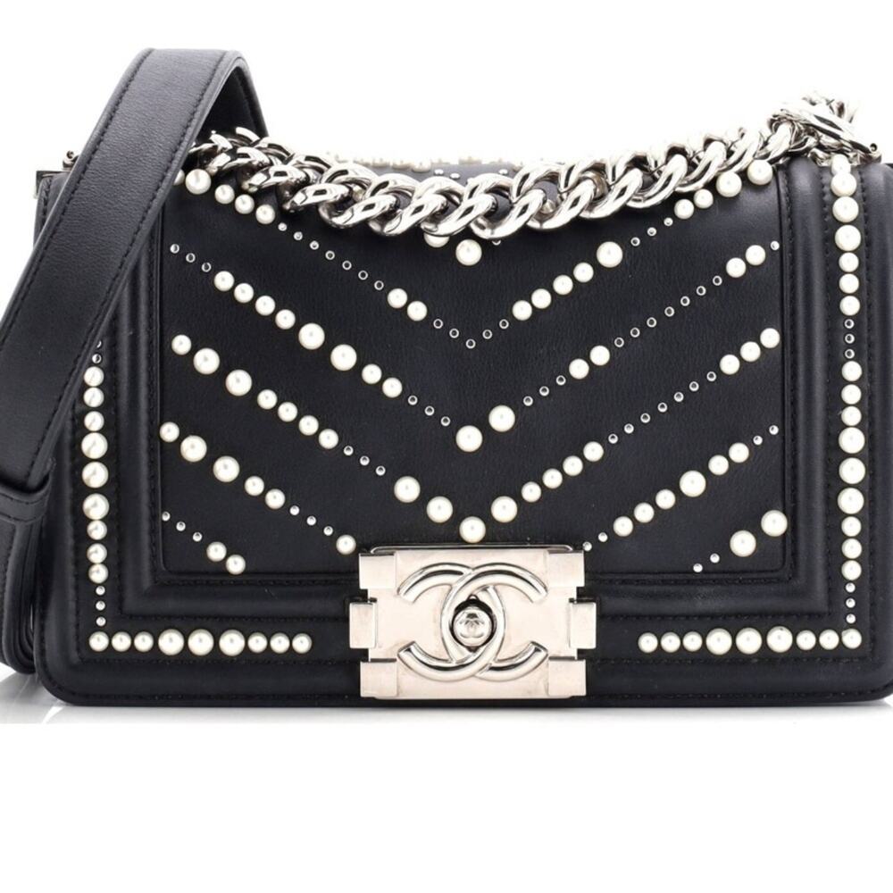 CHANEL Black Chevron Pearl Boy Bag - Picture 2 of 10